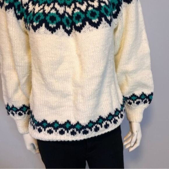 Hand Knitted Cream Green Fair Isle Jumper Sweater Size M-L - Picture 6 of 7